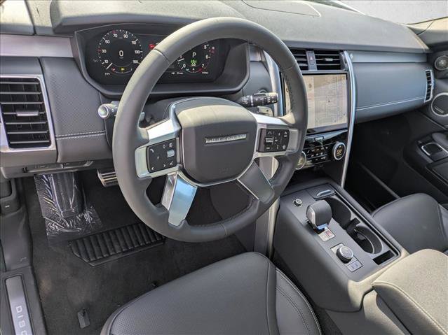 New 2025 Land Rover Discovery Dynamic SE AWD/4WD image 3