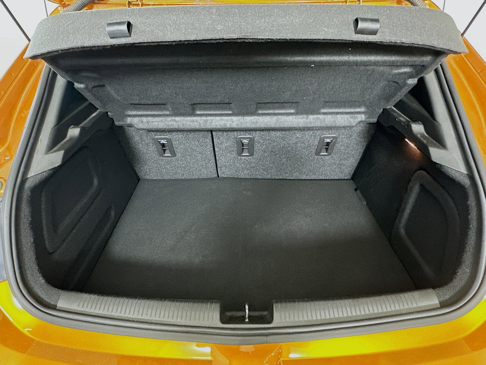 Used 2017 Chevrolet Cruze Premier w/ RS Package FWD image 29