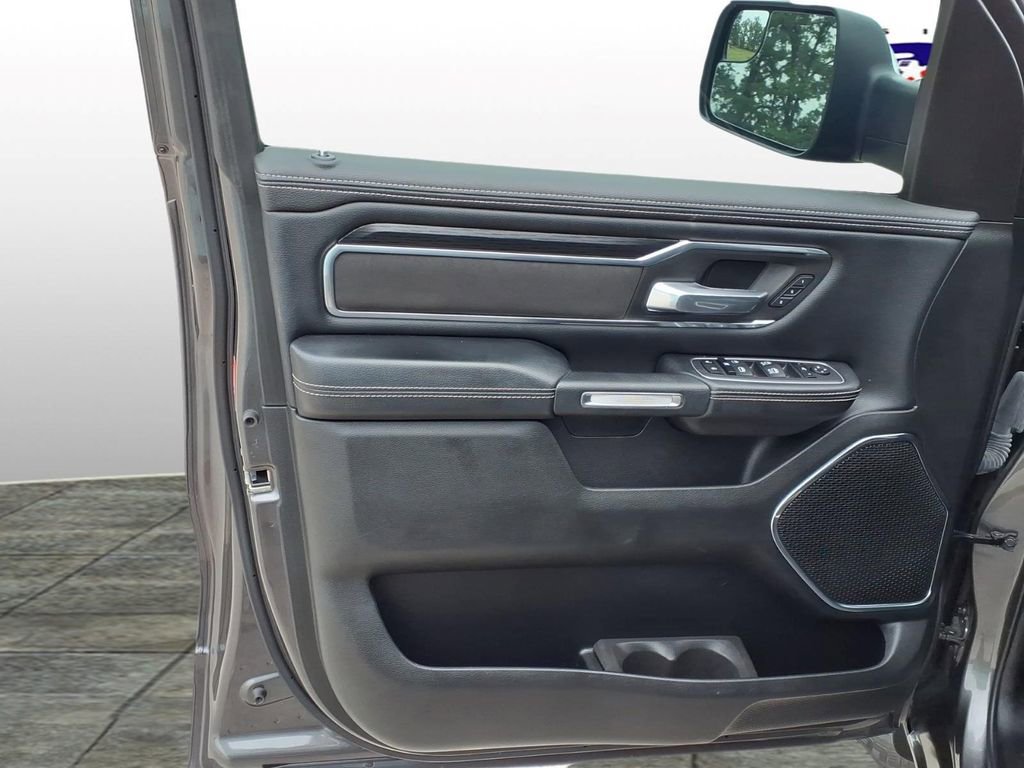 Used 2024 RAM 1500 Laramie AWD/4WD image 11