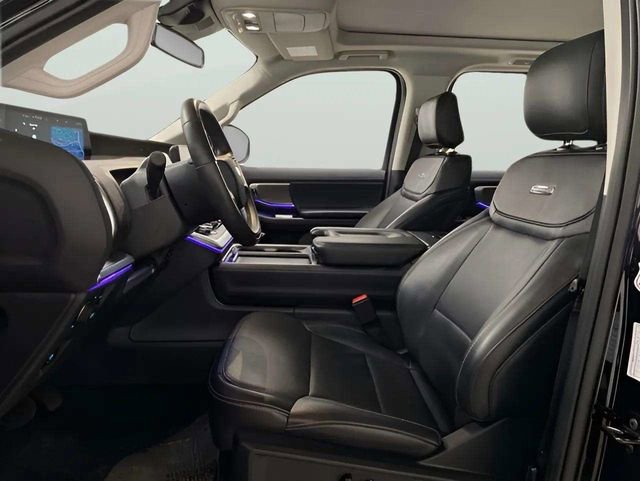 Used 2025 Ford Expedition Platinum AWD/4WD image 15