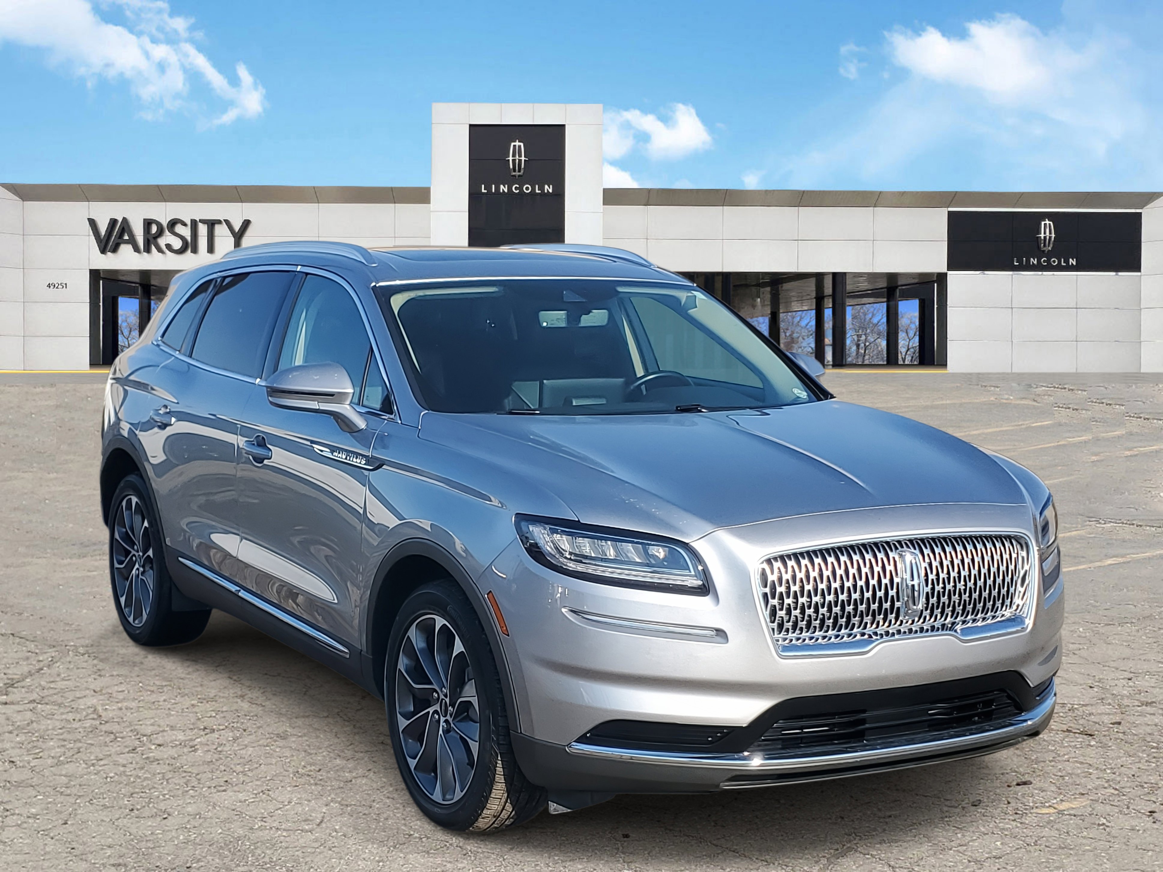 Used 2023 Lincoln Nautilus Reserve image 1