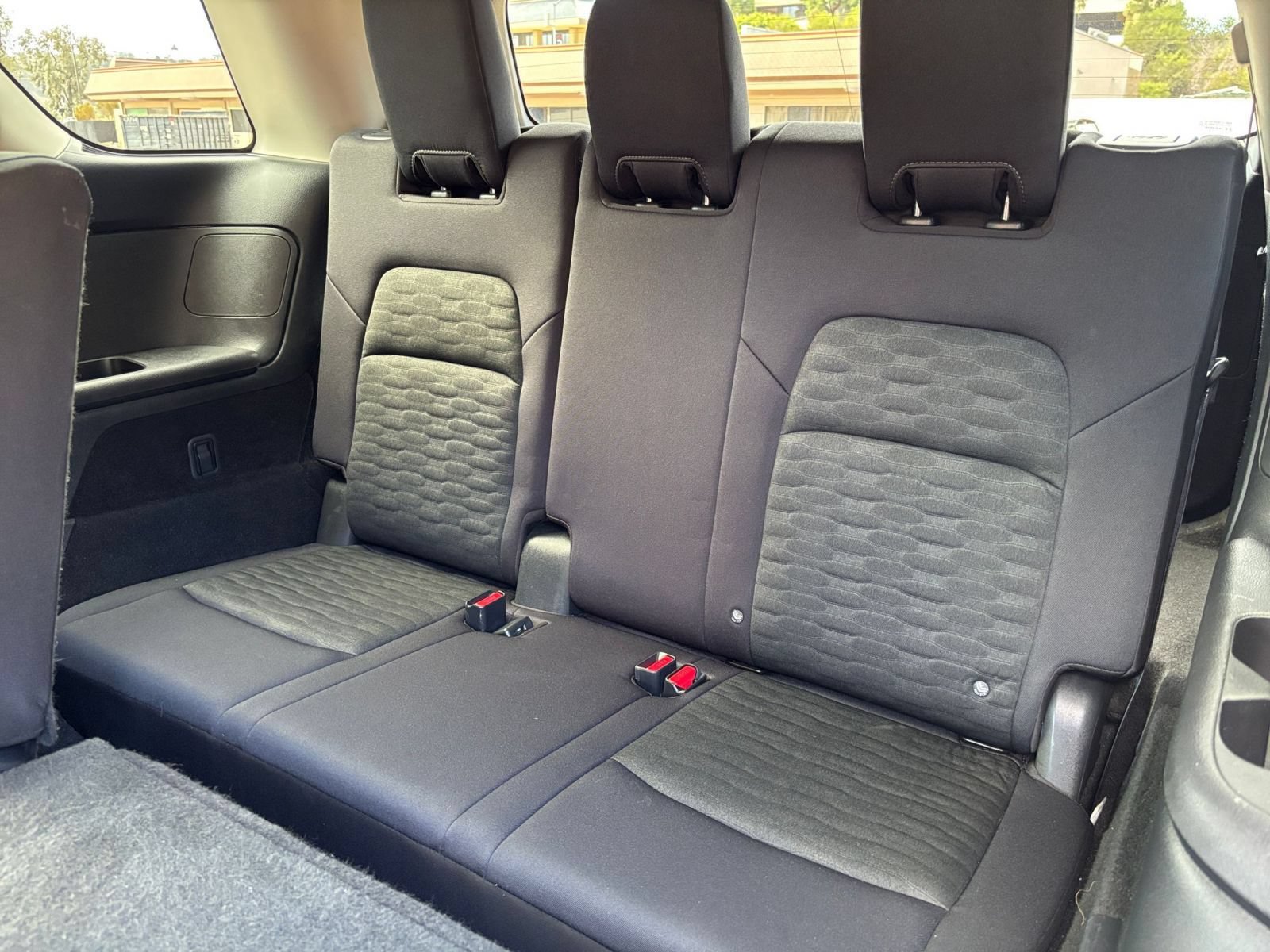 Used 2025 Nissan Pathfinder SV FWD image 30