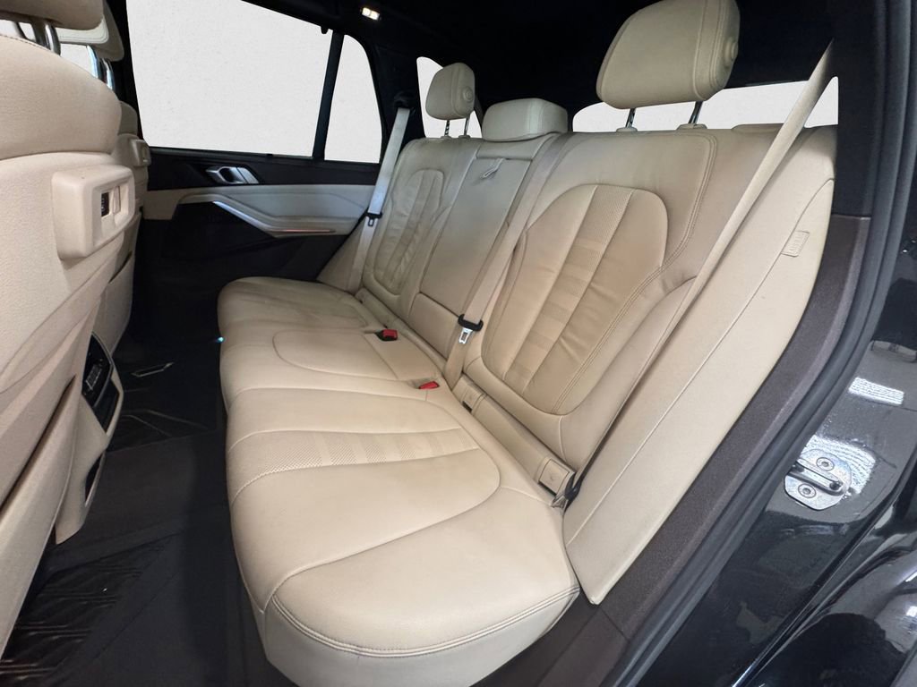Used 2019 BMW X5 xDrive40i w/ Executive Package AWD/4WD image 13
