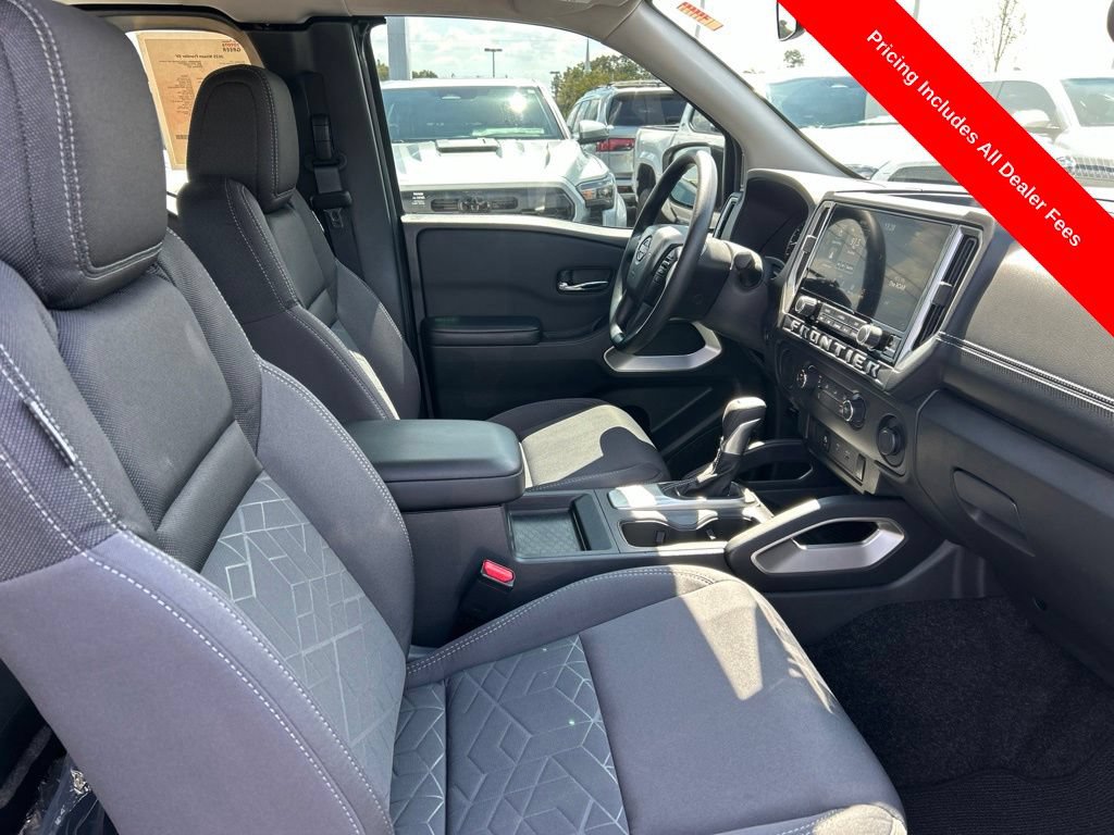 Used 2025 Nissan Frontier SV RWD image 20