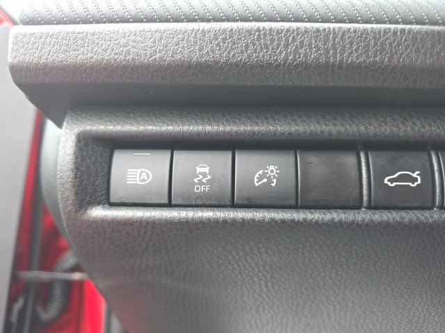 Used 2025 Toyota Camry SE image 15