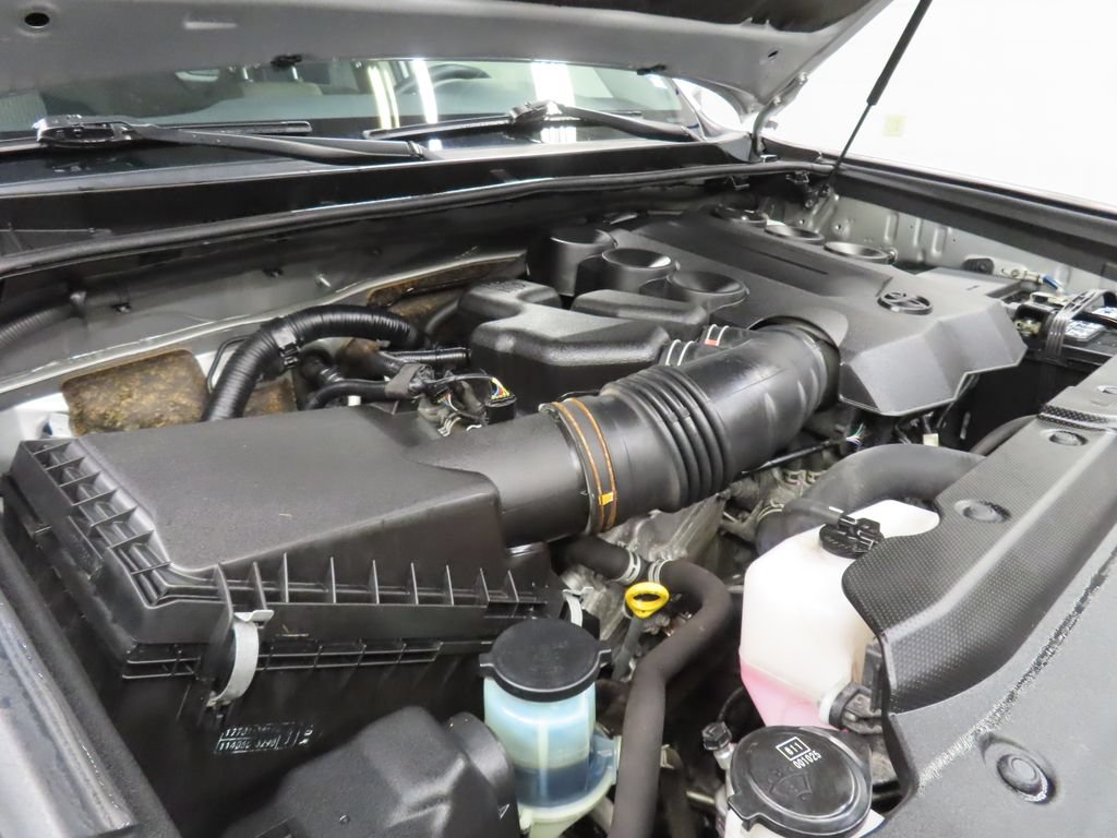 Used 2021 Toyota 4Runner SR5 AWD/4WD image 21