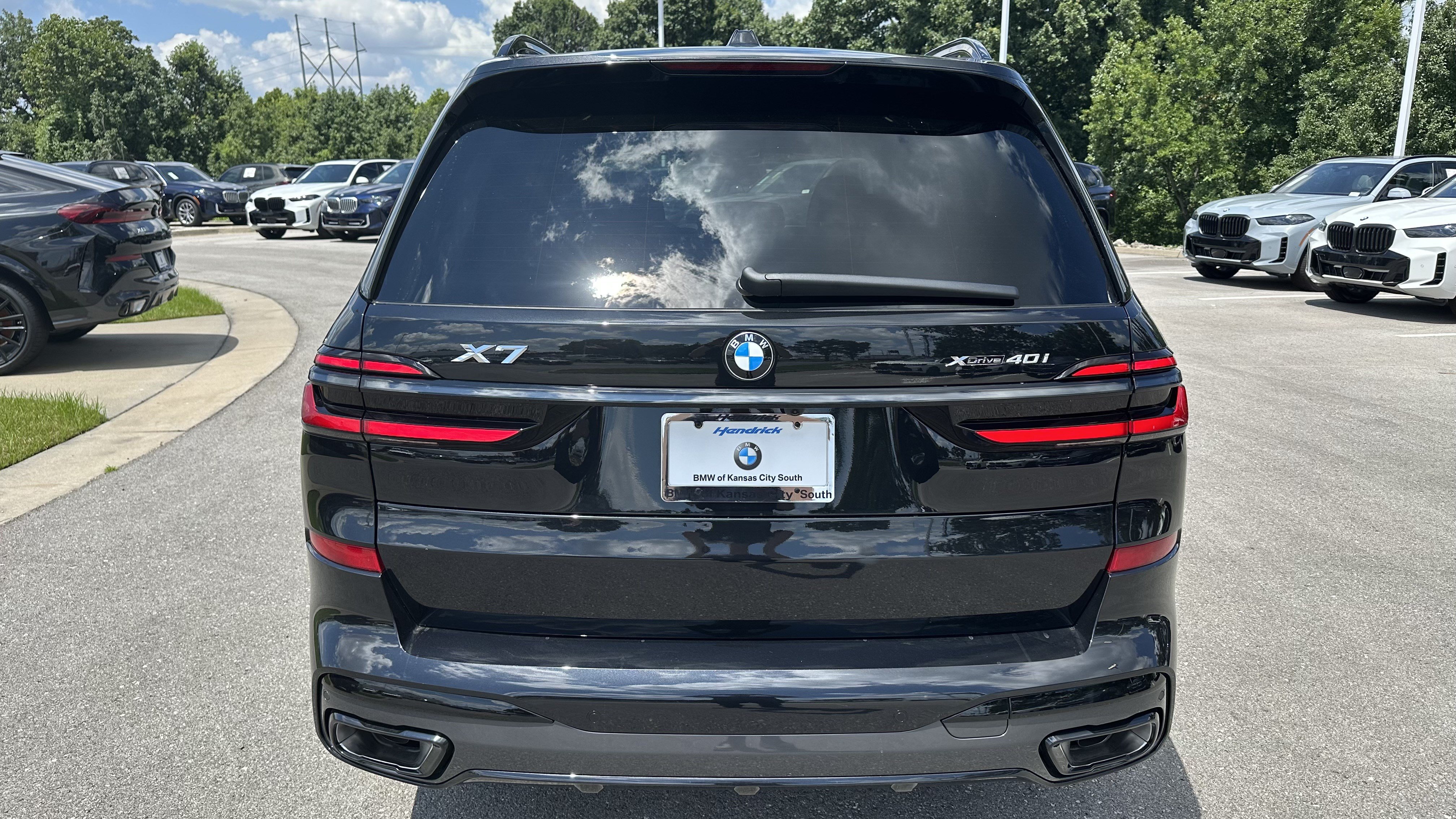 New 2027 BMW X7 xDrive40i w/ M Sport Package AWD/4WD image 8