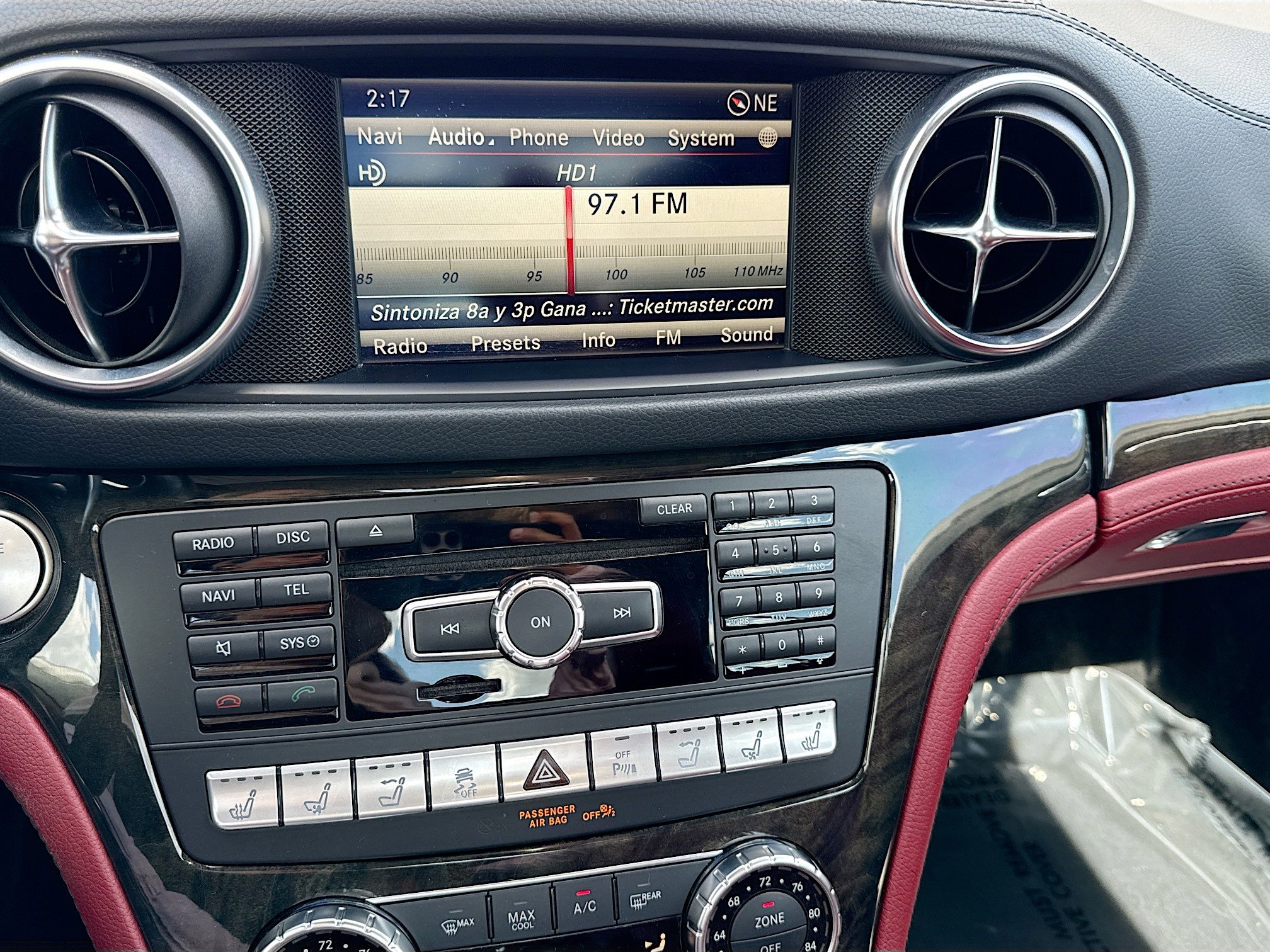 Used 2016 Mercedes-Benz SL 550 w/ Sport Wheel Package image 25