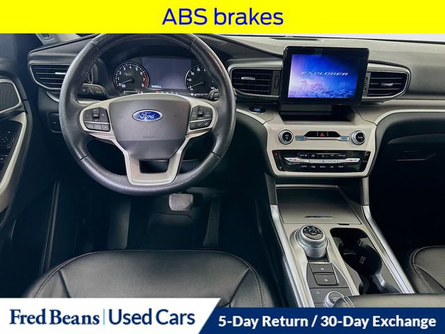 Used 2021 Ford Explorer XLT w/ Equipment Group 202A AWD/4WD image 27