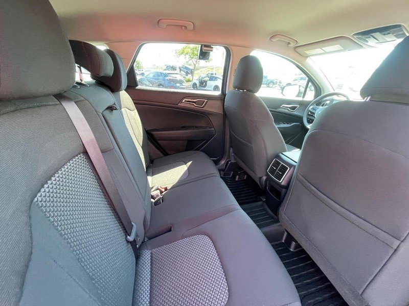 Used 2024 Kia Sportage LX AWD/4WD image 12