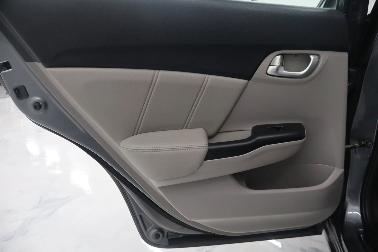 Used 2013 Honda Civic EX-L image 19