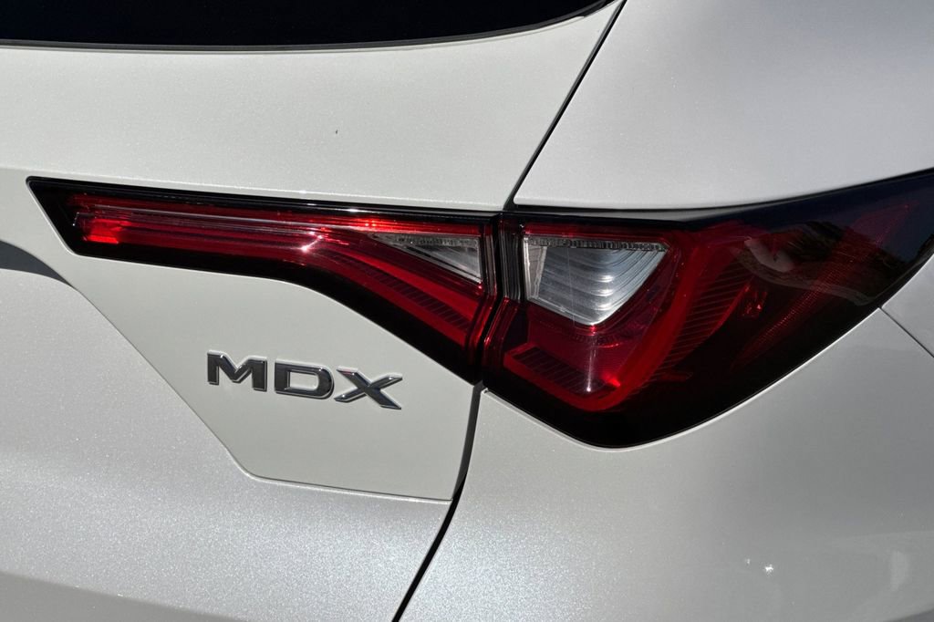 Certified 2023 Acura MDX FWD w/ Technology Package image 38