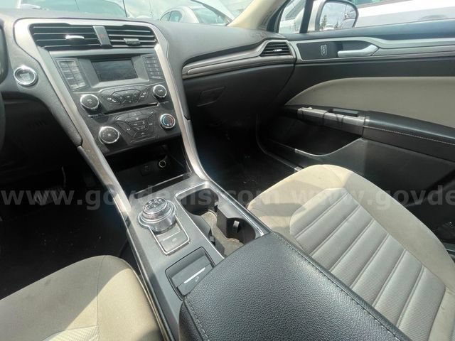 Used 2017 Ford Fusion S FWD image 13