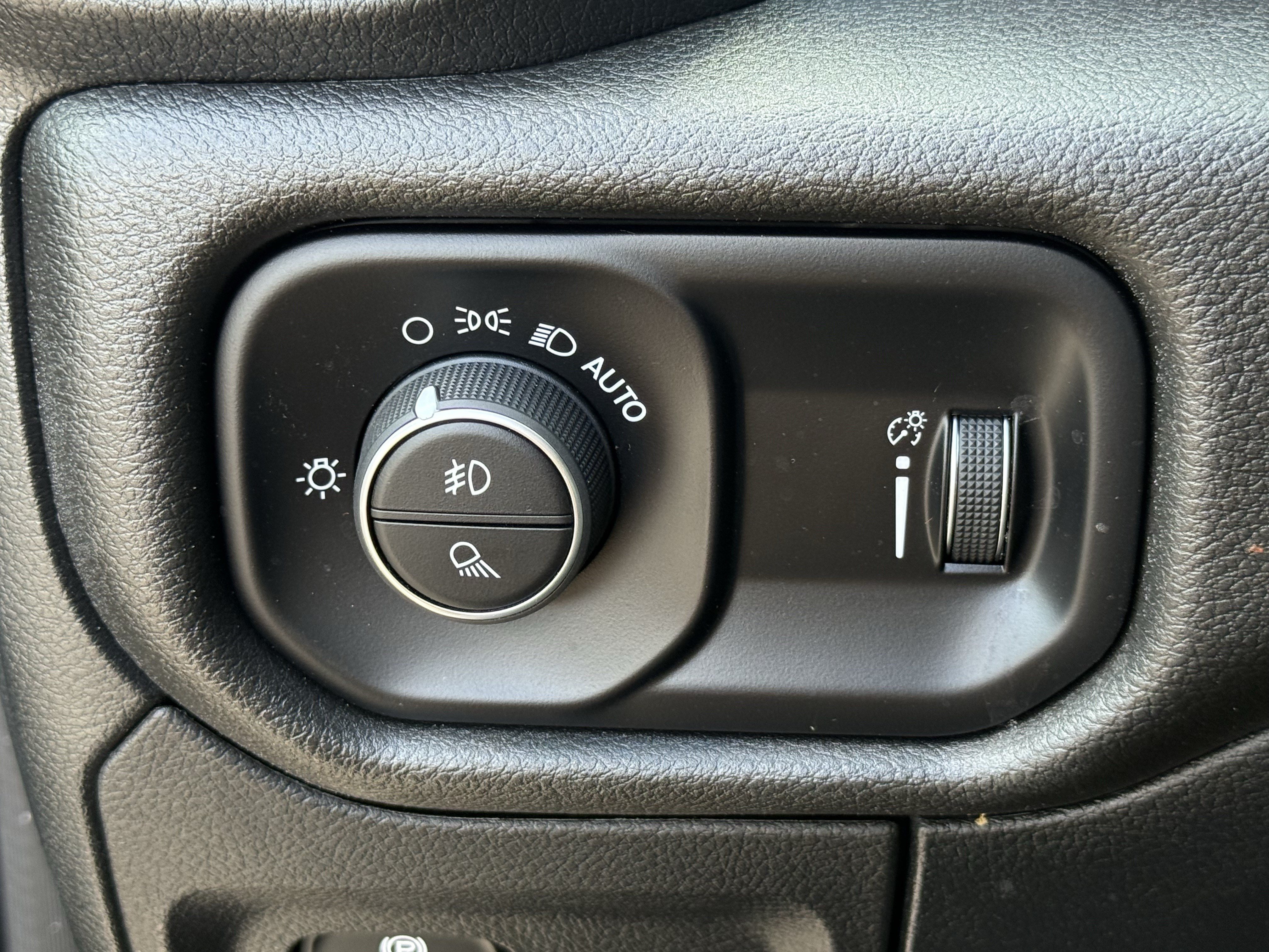 Used 2025 RAM 1500 Big Horn AWD/4WD image 26