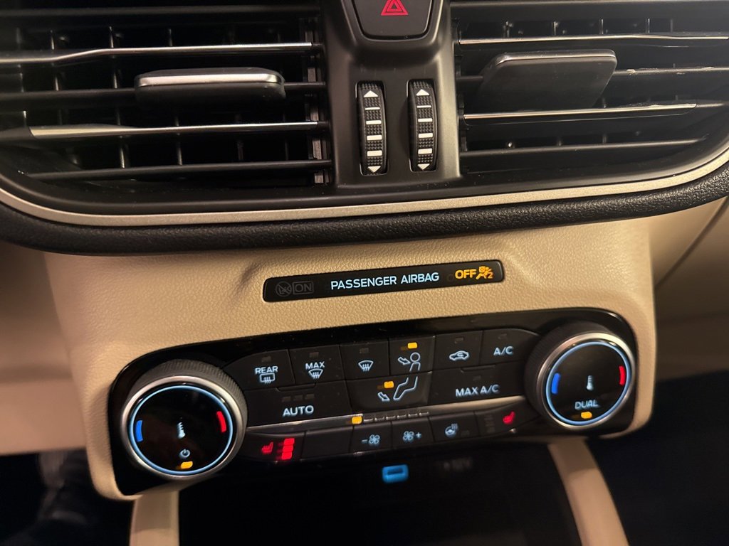 Used 2022 Ford Escape SEL image 16