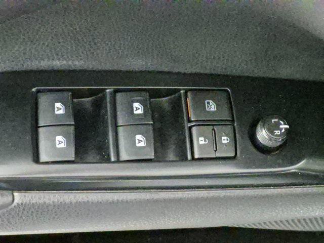 Certified 2019 Toyota Camry LE image 14