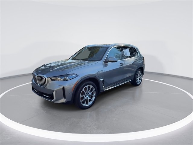 Used 2025 BMW X5 xDrive50e image 4