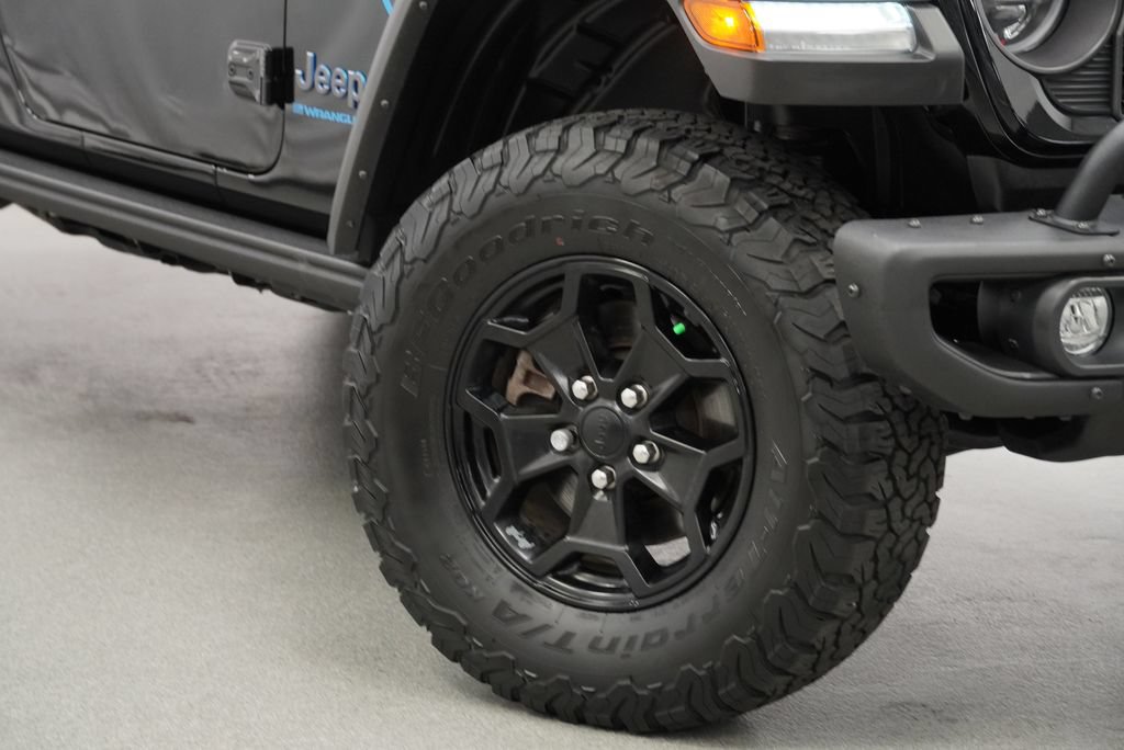 Certified 2023 Jeep Wrangler Unlimited Rubicon 4xe AWD/4WD image 4