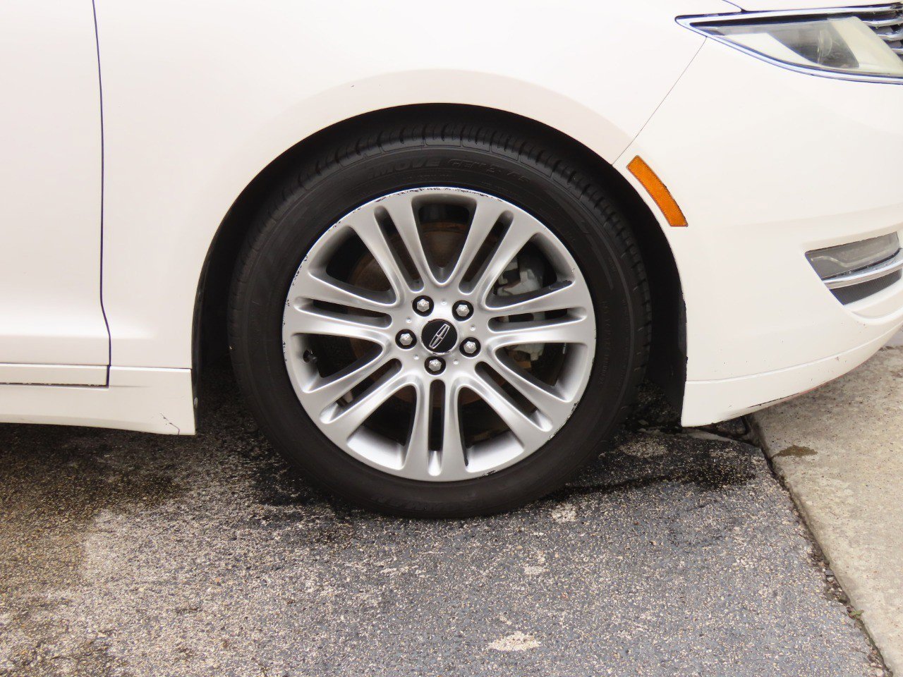 Used 2013 Lincoln MKZ Hybrid FWD image 9