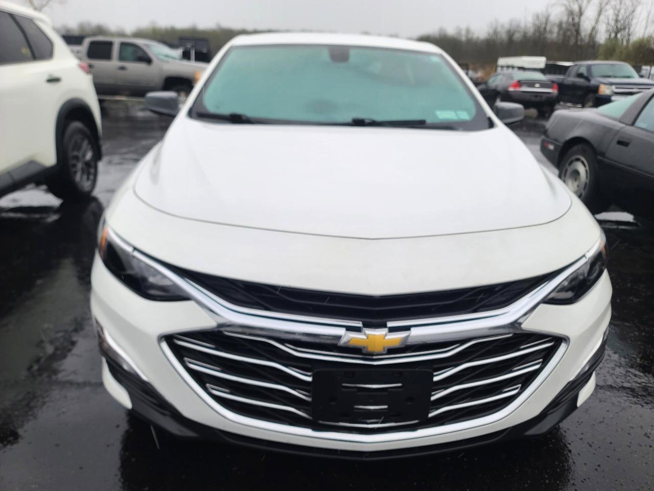 Used 2022 Chevrolet Malibu LS image 2