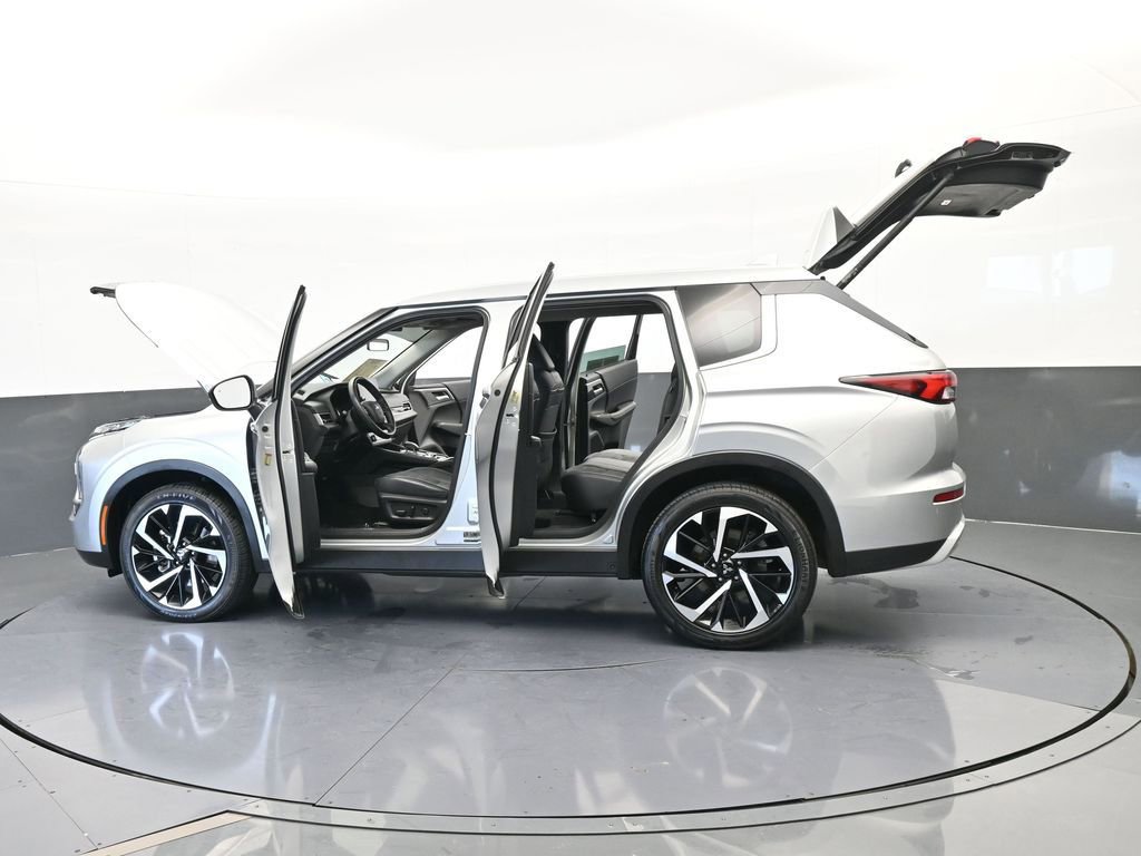 Used 2022 Mitsubishi Outlander SE image 84