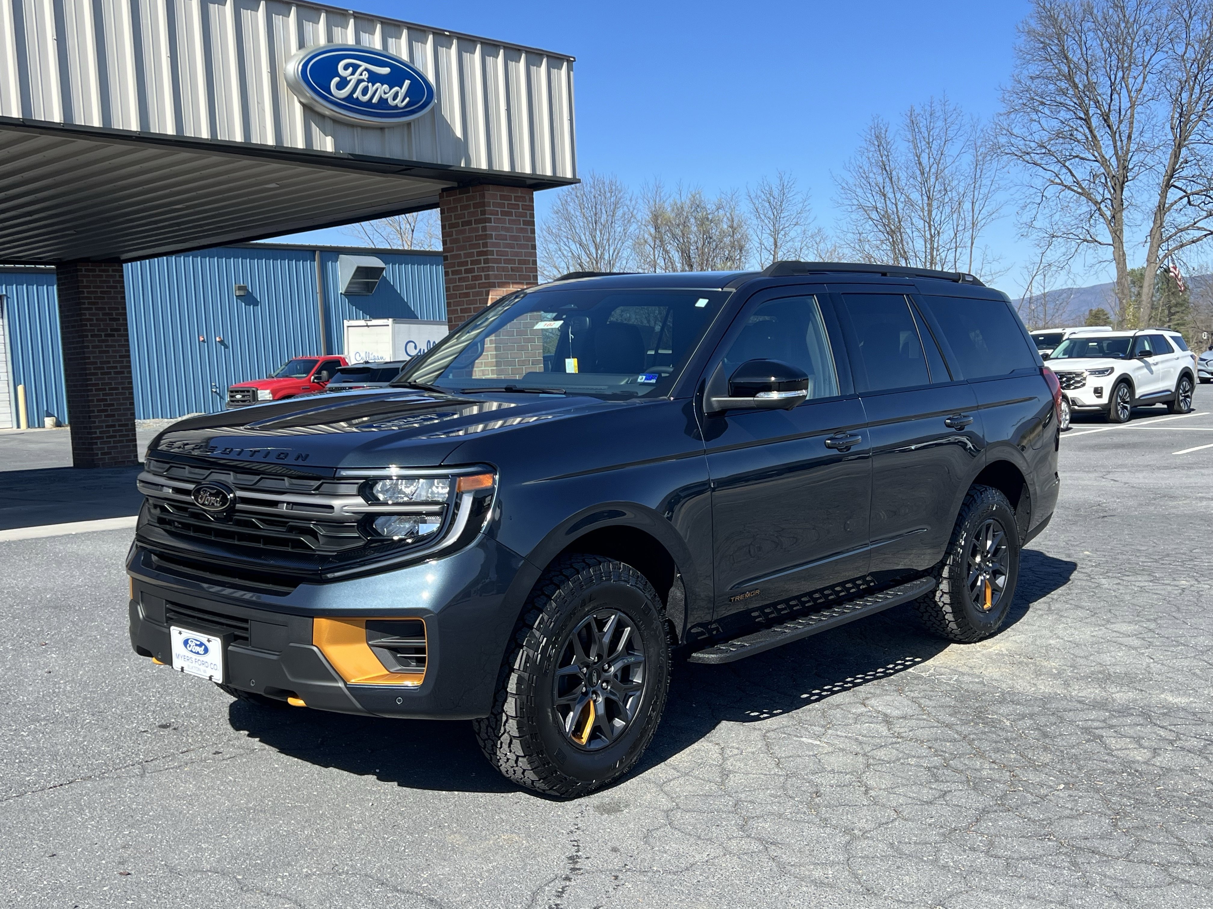 New 2026 Ford Expedition Tremor image 2