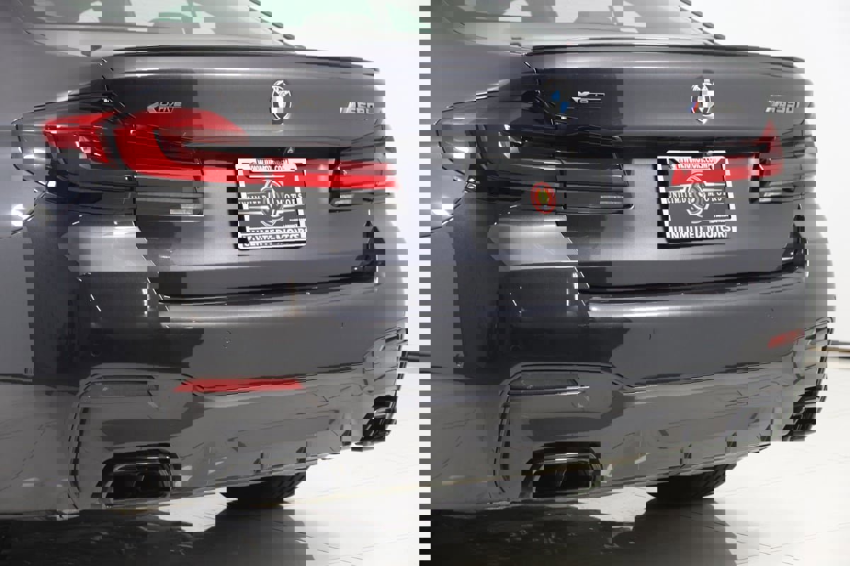 Used 2023 BMW M550i xDrive image 28