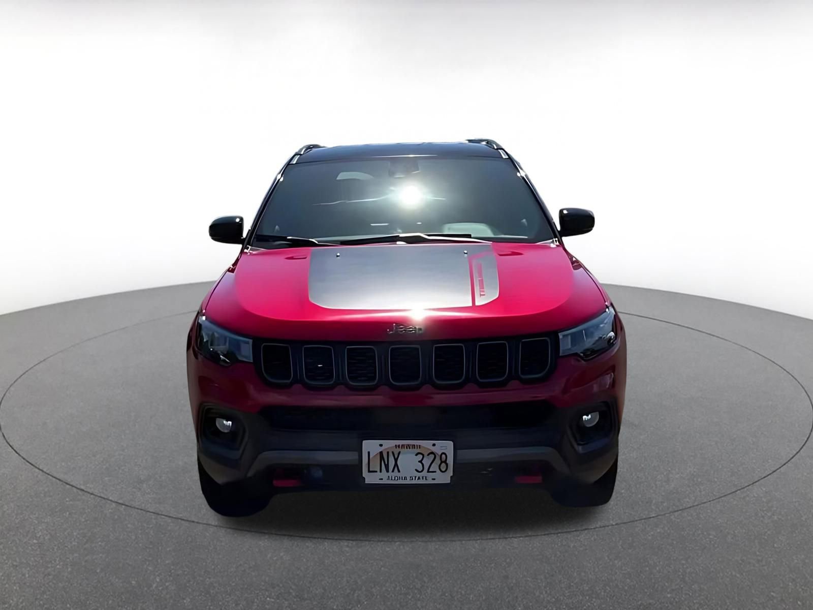 Used 2025 Jeep Compass Trailhawk image 4