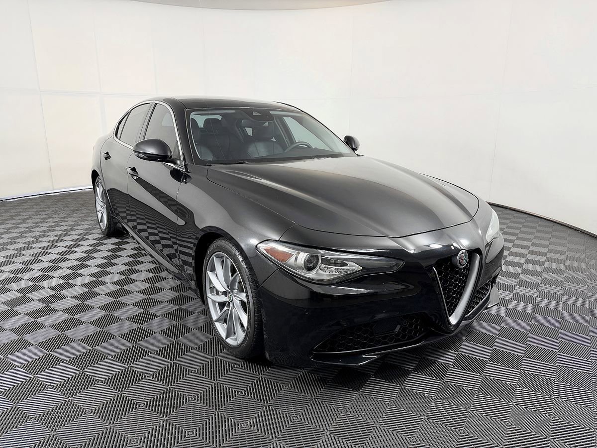 Used 2017 Alfa Romeo Giulia image 5