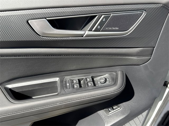 New 2026 Volkswagen Atlas Cross Sport SEL Premium R-Line image 39