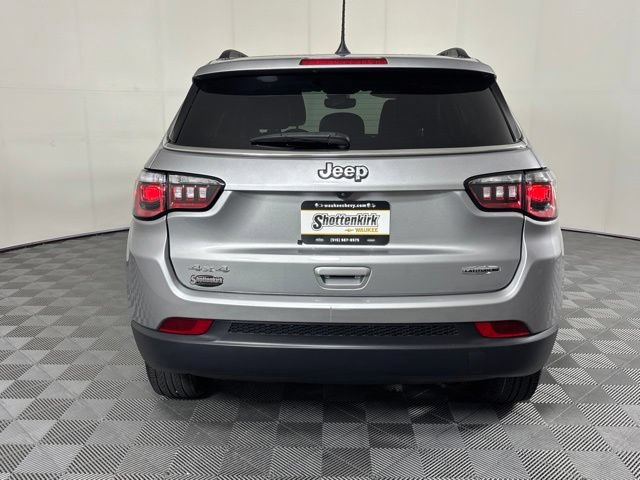 Used 2022 Jeep Compass Latitude AWD/4WD image 7