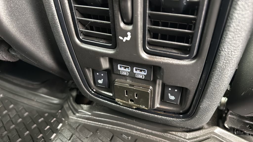 Used 2022 Dodge Durango R/T w/ Trailer Tow Group IV image 19