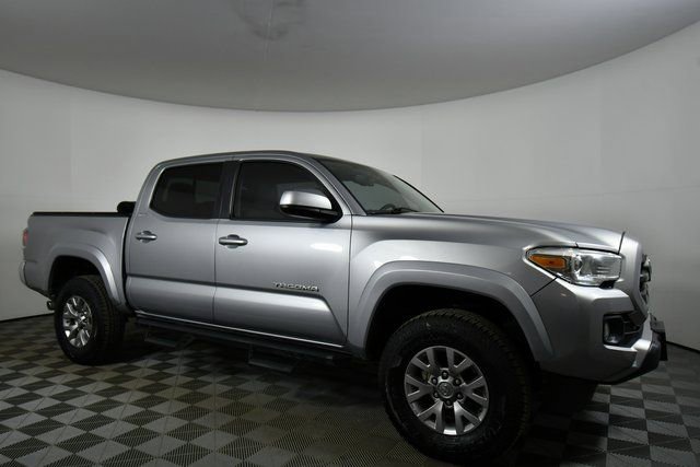 Used 2016 Toyota Tacoma SR5 w/ SR5 Appearance Package (DN) image 9