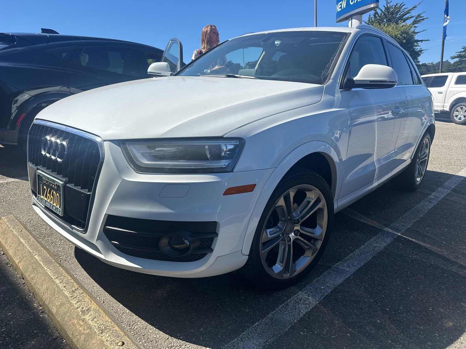 Used 2015 Audi Q3 2.0T Prestige w/ Prestige Package image 3