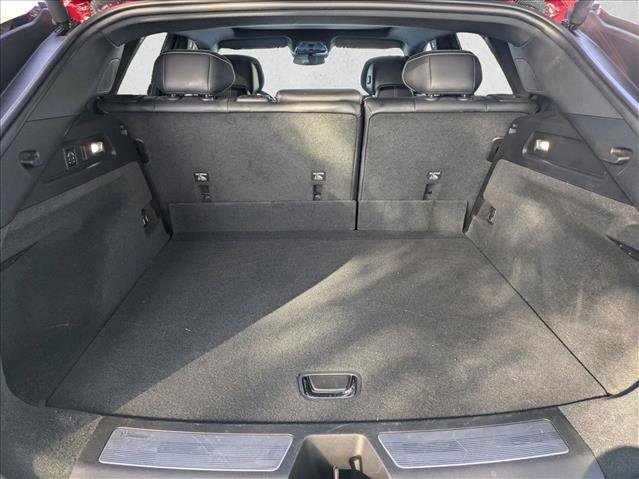 Used 2024 Cadillac Lyriq Luxury image 6