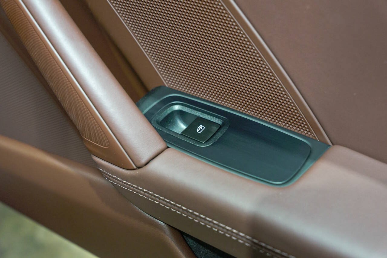 Used 2025 Porsche 911 GTS image 35