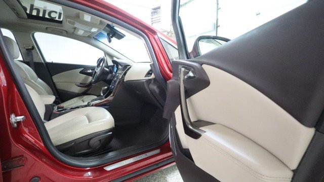 Used 2013 Buick Verano Leather FWD image 10