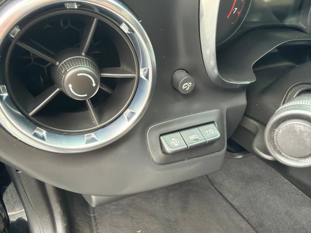 Used 2022 Chevrolet Camaro SS RWD image 16