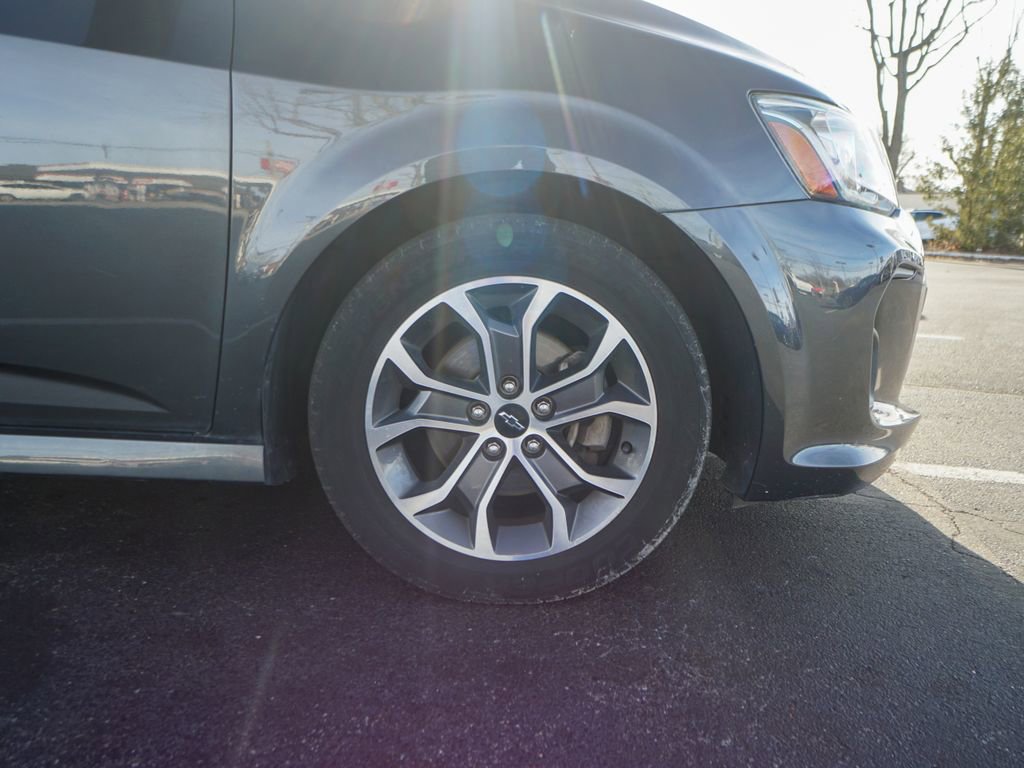Used 2018 Chevrolet Sonic LT w/ Convenience Package image 11