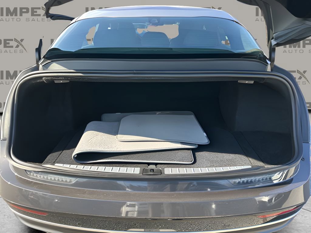 Used 2024 Lucid Air Touring image 27