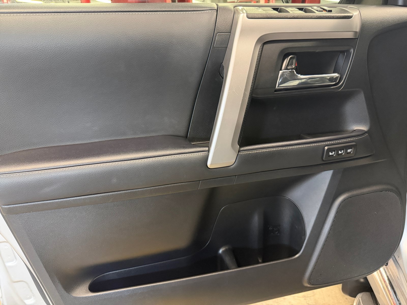 Used 2024 Toyota 4Runner Limited RWD image 30