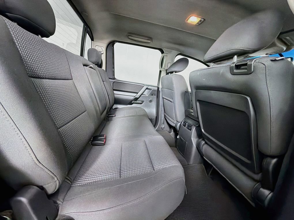 Used 2010 Nissan Titan SE w/ SE Value Truck Pkg RWD image 26