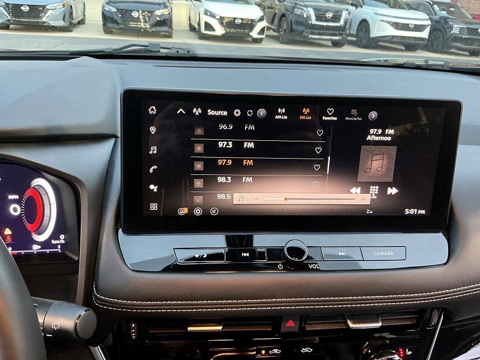 Certified 2025 Nissan Rogue SL w/ Tech Package image 18