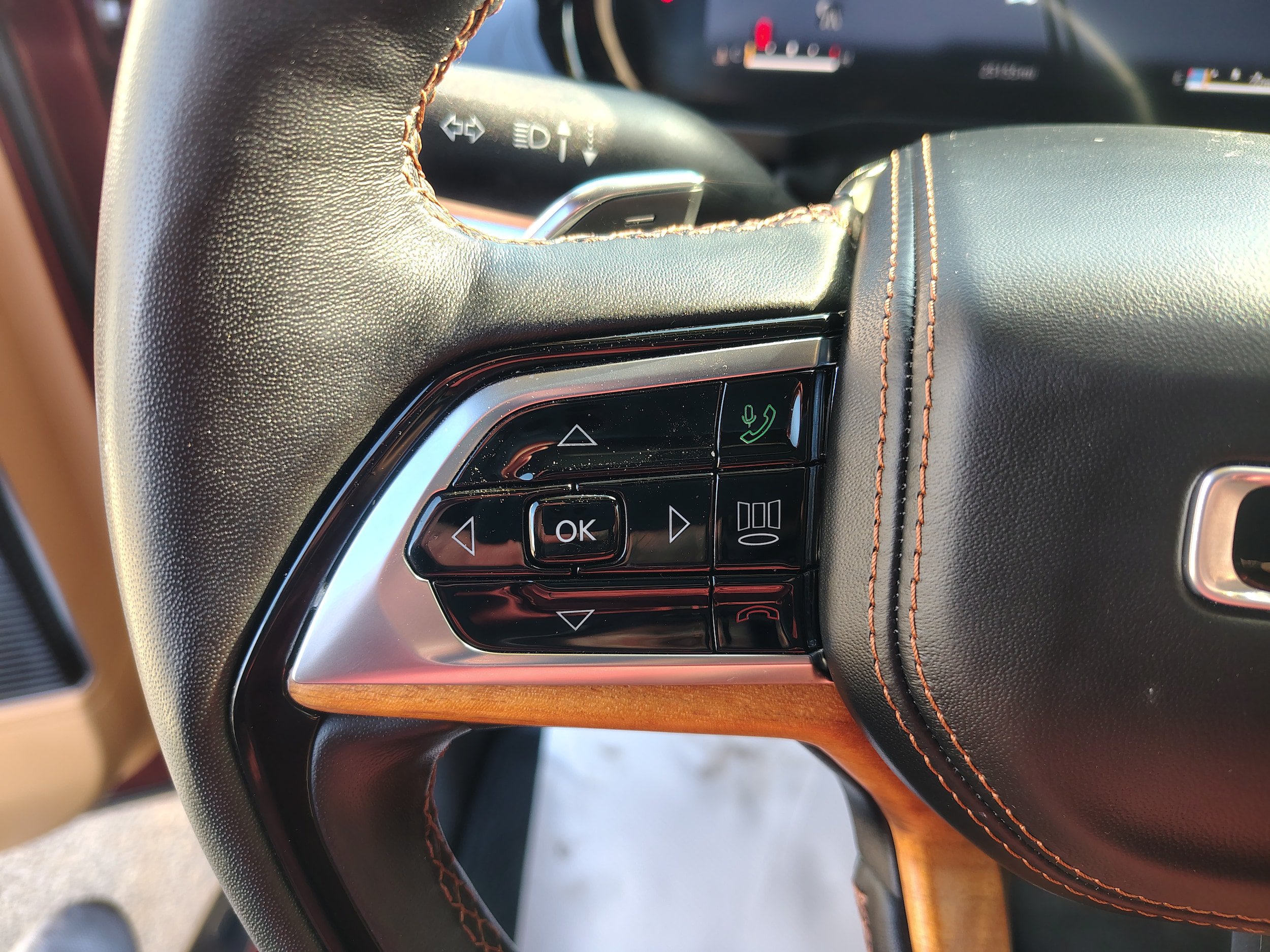 Certified 2025 Jeep Grand Cherokee L Summit AWD/4WD image 40
