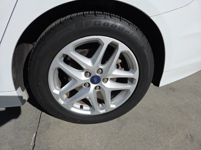 Used 2016 Ford Fusion SE FWD image 11