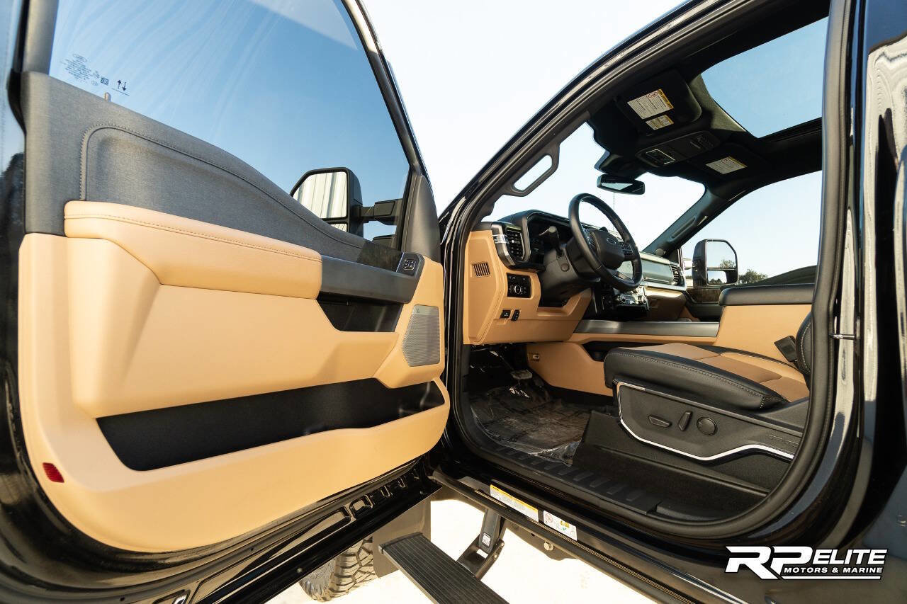 Used 2023 Ford F450 Lariat w/ FX4 Off-Road Package image 39