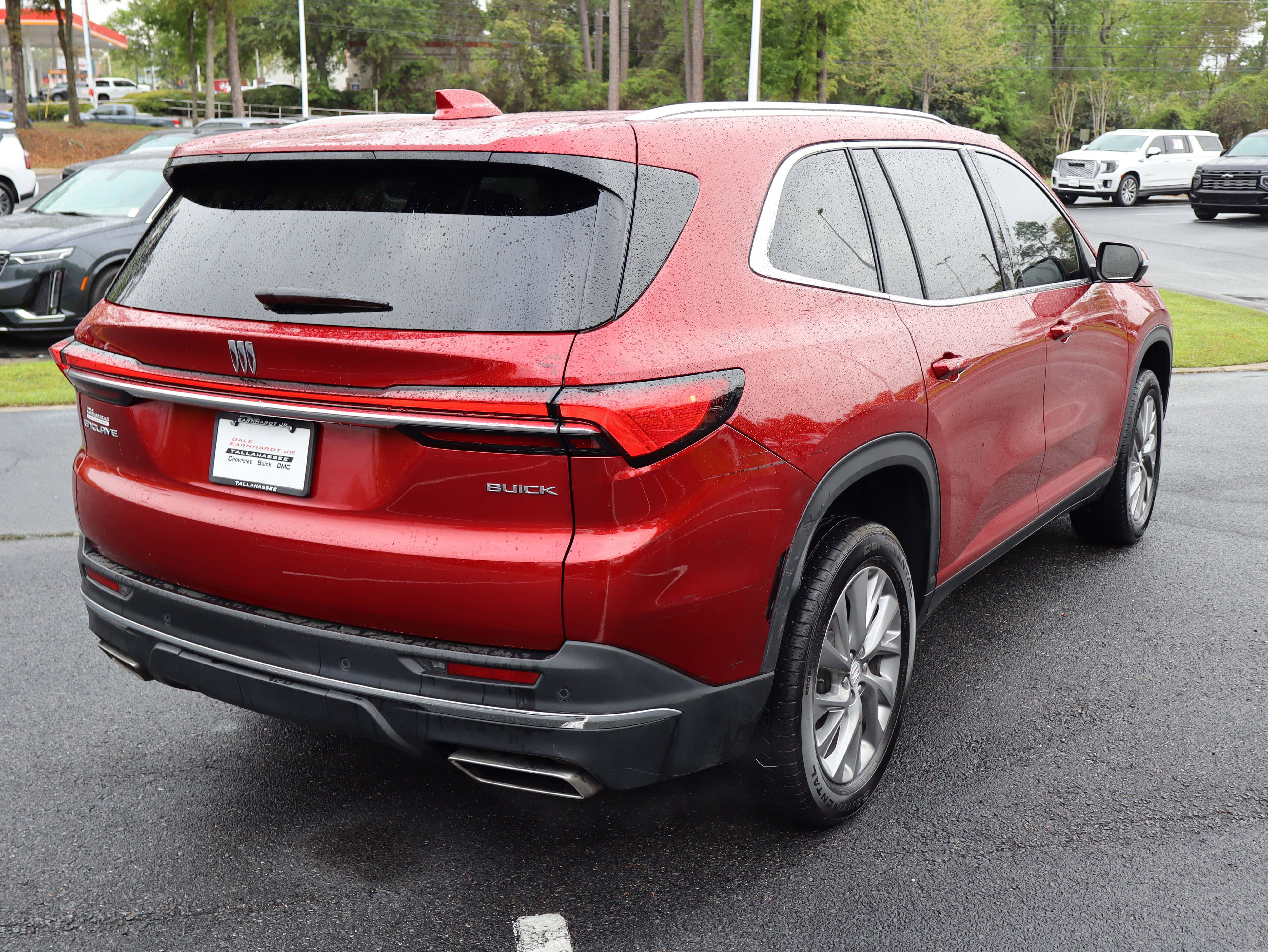 Used 2025 Buick Enclave Preferred image 3