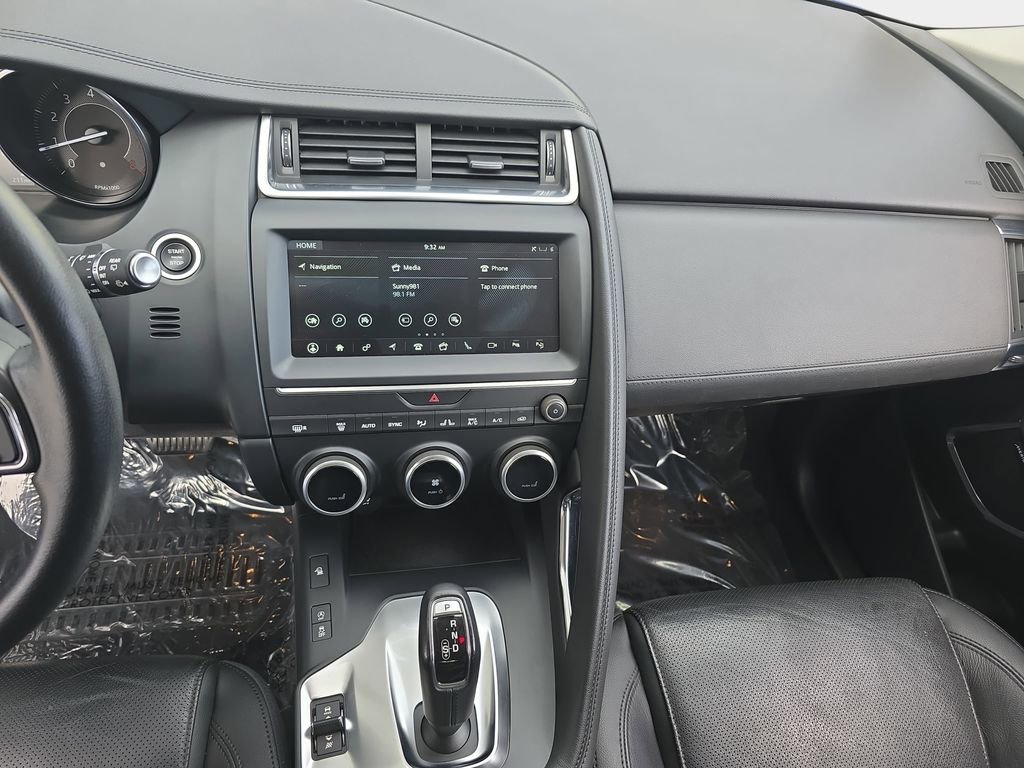 Used 2019 Jaguar E-PACE SE image 23