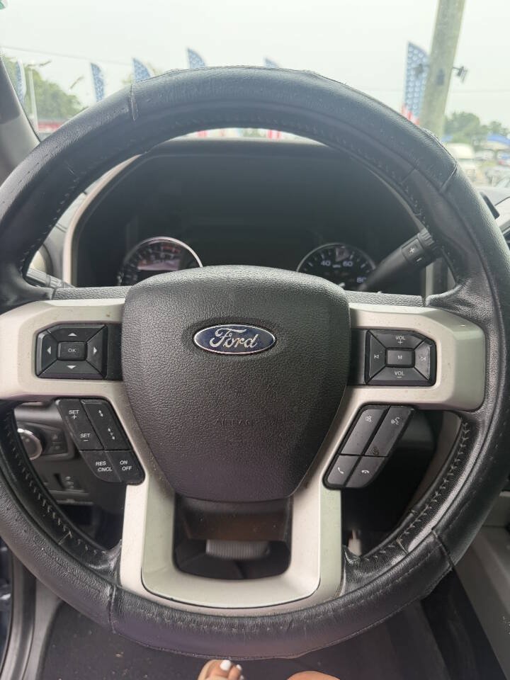 Used 2017 Ford F350 Lariat AWD/4WD image 7