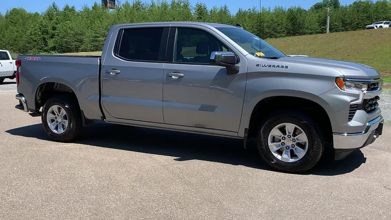 Used 2025 Chevrolet Silverado 1500 LT AWD/4WD image 6